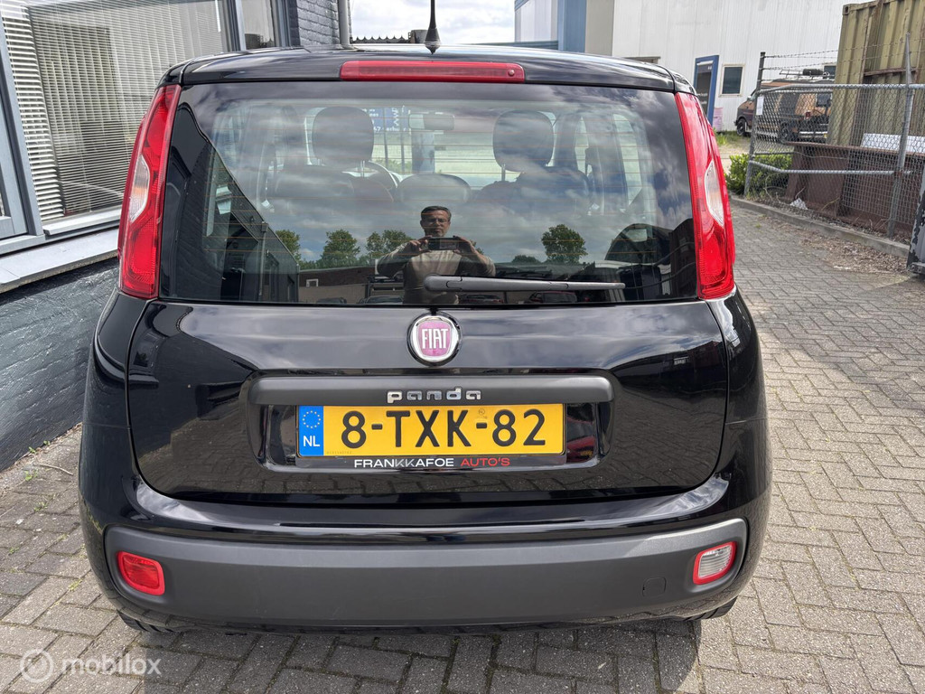 53607683-16.jpg