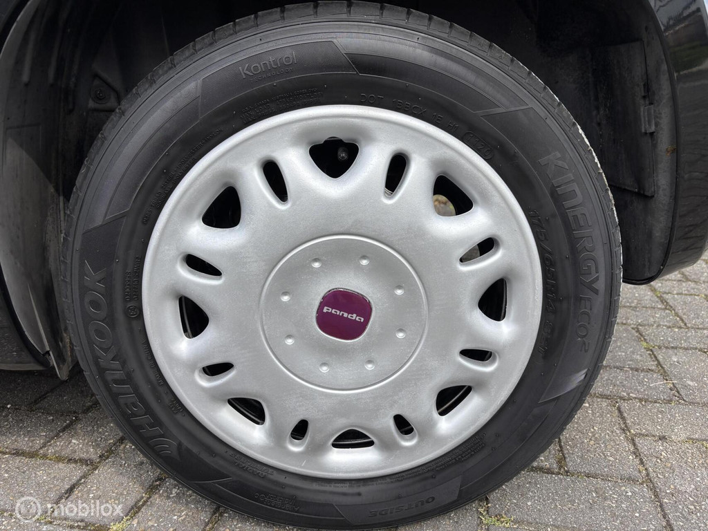 53607683-3.jpg